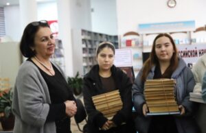 В Душанбе отметили Международный день дарения книг