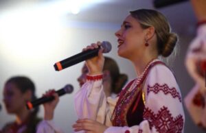 Артисты с Камчатки исполнили в Харбине русские народные песни и советские шлягеры