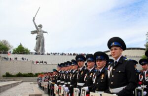 Годовщину победы в Сталинградской битве отмечают в России