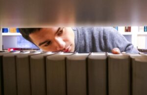 Русские книги получило в дар учебное заведение в Гюмри