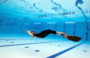 Как выбрать ласты для плавания в бассейне, на море по размеру