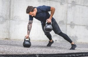 Топ-10 упражнений на грудь с гирей 16, 24 кг: для мужчин в зале, дома