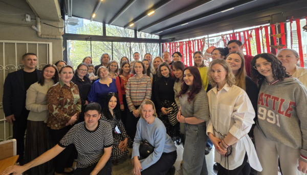 Тотальный диктант объединил соотечественников и студентов в Стамбуле