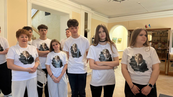 В День единения народов учащиеся Оршанского колледжа прикоснулись к поэзии Сергея Есенина