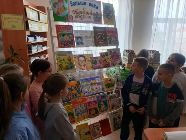 Передвижная выставка &laquo;Больше века с Агнией Барто&raquo; прошла в городе Глубокое (Белоруссия) 