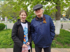 В Рыбнице волонтёры раздали 200 георгиевских лент в преддверии Дня Победы