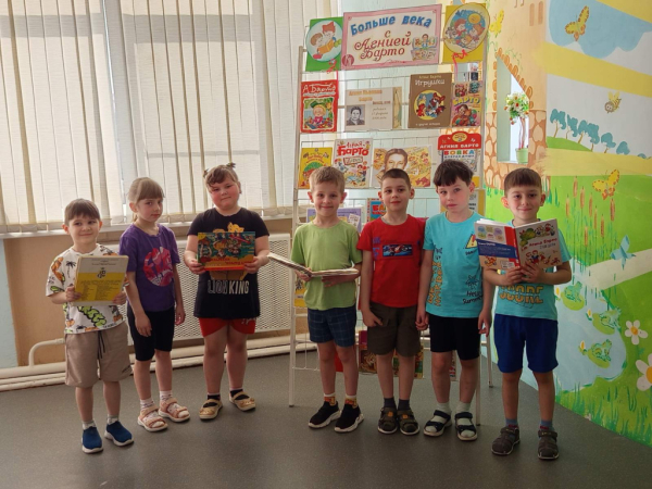 Передвижная выставка &laquo;Больше века с Агнией Барто&raquo; прошла в городе Глубокое (Белоруссия) 