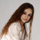 Вирасана, поза героя в йоге: техника выполнения, фото