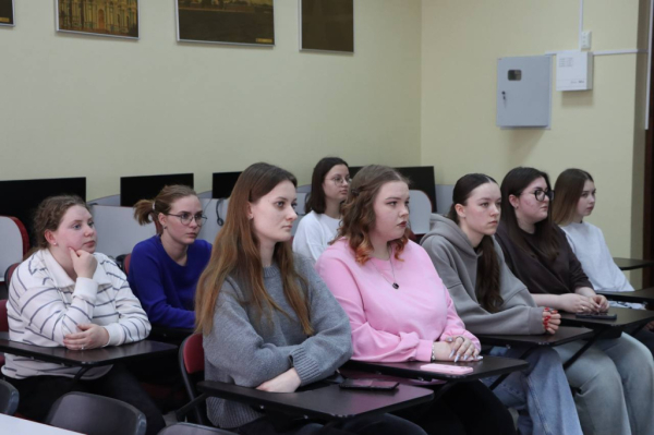 В Бресте состоялись три литературных события: круглый стол, лекция о Мусатове и интеллектуальный квиз