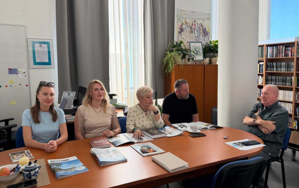В Братиславе обсудили издание сказок Толстого на словацком языке и работу с молодёжью В Братиславе обсудили издание сказок Толстого на словацком языке и работу с молодёжью