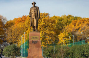 Памятник Ивану Мичурину демонтировали в Одессе