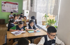 В Улан-Баторе прошёл конкурс «Селфи с любимой книгой»