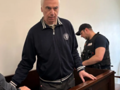 Историка Виктора Гущина выпустили под надзор полиции после девяти месяцев заключения в Рижской тюрьме