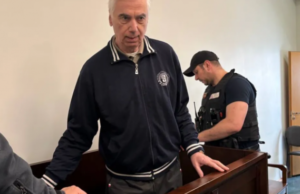 Историка Виктора Гущина выпустили под надзор полиции после девяти месяцев заключения в Рижской тюрьме