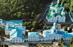 Митрополит Антоний заявил о причастности военных ВСУ к нападению на Святогорскую лавру