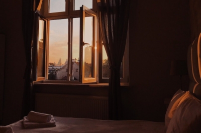 Почему осенью тяжело просыпаться, как научиться быстро вставать по утрам в осенний период