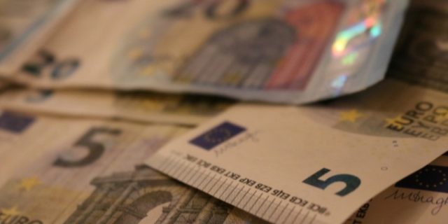 marija-zaharova-prokommentirovala-otkaz-ispanskogo-banka-vyplachivat-rossijskie-pensii-detjam-vojny-5cd8d88