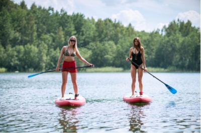 Как продолжать кататься на сапах осенью