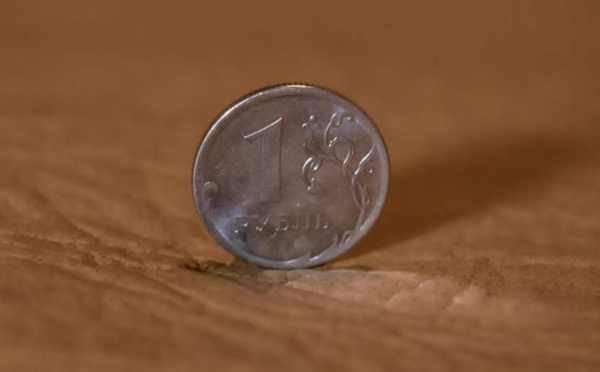 analitiki-objasnili-pochemu-padaet-rubl-22151cf