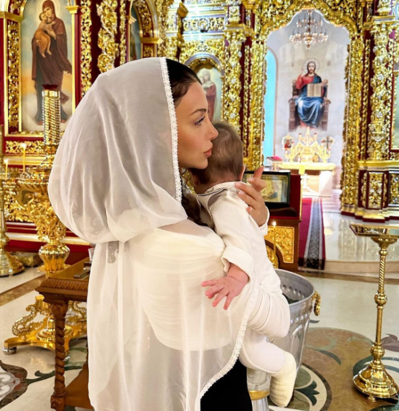 Павел Прилучный и Зепюр Брутян крестили новорожденного сына Микаэля