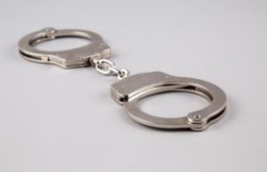 Меликов обвинил врагов РФ в вовлечении молодежи в беспорядки в аэропорту Махачкалы