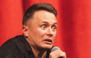 Беременная жена комика Соболева после скандала хотела уйти от мужа