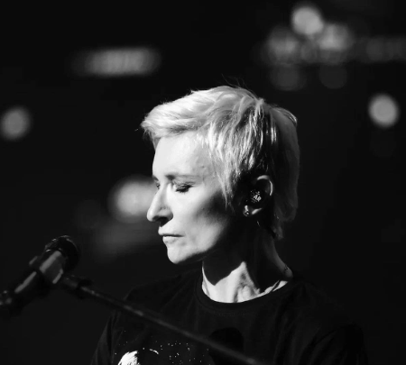 diana-arbenina-vypustila-novuju-pesnju-bog-ushel-d0277eb