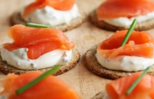 Диетолог Зубарева назвала продукты от осенней хандры