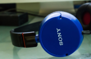 Компания Sony презентовала геймерские беспроводные наушники за 19,5 тысяч рублей