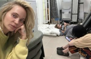Ксения Собчак показала фото Глюкозы из бомбоубежища в Израиле