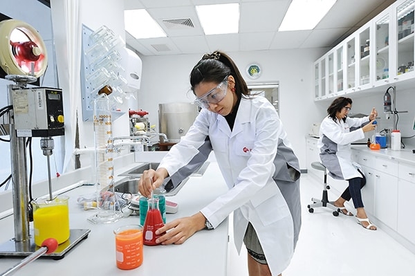 mediki-iz-kliniki-mejo-sozdali-ii-dlja-tochnogo-opredelenija-zakuporki-sosudov-po-ekg-63c88d9