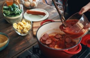 Простые и вкусные рецепты из колбасы