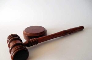 Суд заставил Тинькова выплатить Дерипаске 20 млн по иску о защите чести и достоинства
