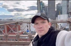 Уехавший из РФ Андрей Бурковский начал сдавать московскую квартиру