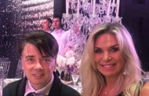 Вдова и дочь Валентина Юдашкина почтили его память редкими фото и модным показом в Дубае