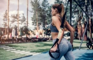 Жиросжигающая тренировка с TRX петлями: 5 эффективных упражнений, которые помогут похудеть