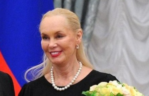 Нелли Кобзон появилась на публике с испортившейся кожей