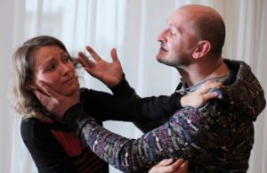 Охранный ордер на грудь: депутаты хотят оторвать агрессоров от их жертв