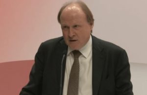 Владимир Толстой: Нам всем приходится отстаивать своё право на любовь к России