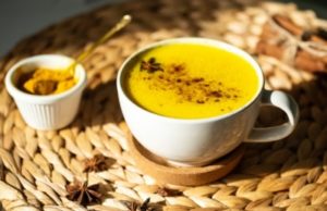 Золотое молоко с куркумой: что это, польза и вред, как приготовить, рецепты