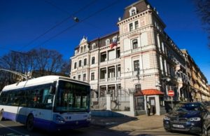 Посольство РФ в Латвии получает множество жалоб россиян на действия Риги