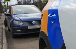 Арендным авто могут дать приоритет при парковке во дворах