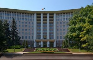 Молдавская оппозиция выступила против отказа от русского языка в публикации законов