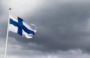 Финляндия снова полностью закрывает границу с Россией