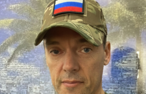 Участвовующего в СВО актера Мамаева не пустили в эфир федерального канала из-за флага России на кепке