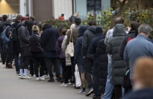 В Великобритании назрел медицинский кризис: лечение в коридорах и нехватка коек