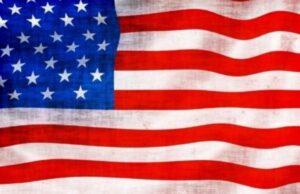 В США приносят цветы к генконсульству РФ в Нью-Йорке после теракта в «Крокусе»