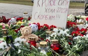 Латвийская полиция запрещает приближаться к Посольству РФ: солидарность с погибшими стала «нежелательной» акцией