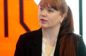 В Латвии требуют отставки министра культуры Агнесы Логиной из-за поддержки русскоязычных СМИ