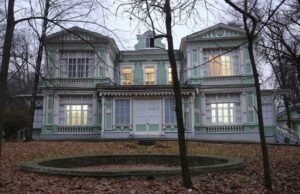 Знаменитую «Лесную школу» в Сокольниках отреставрируют